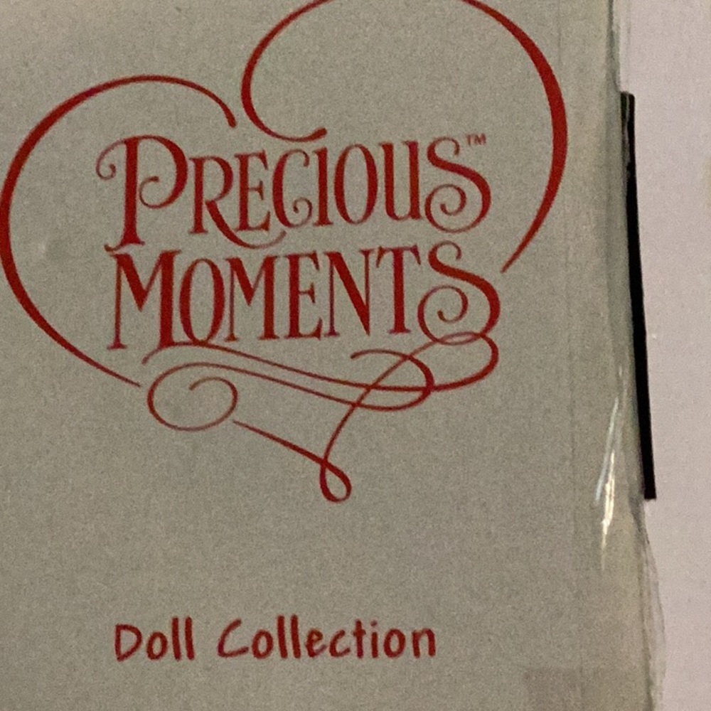 New Precious Moments doll - Picture 2 of 4